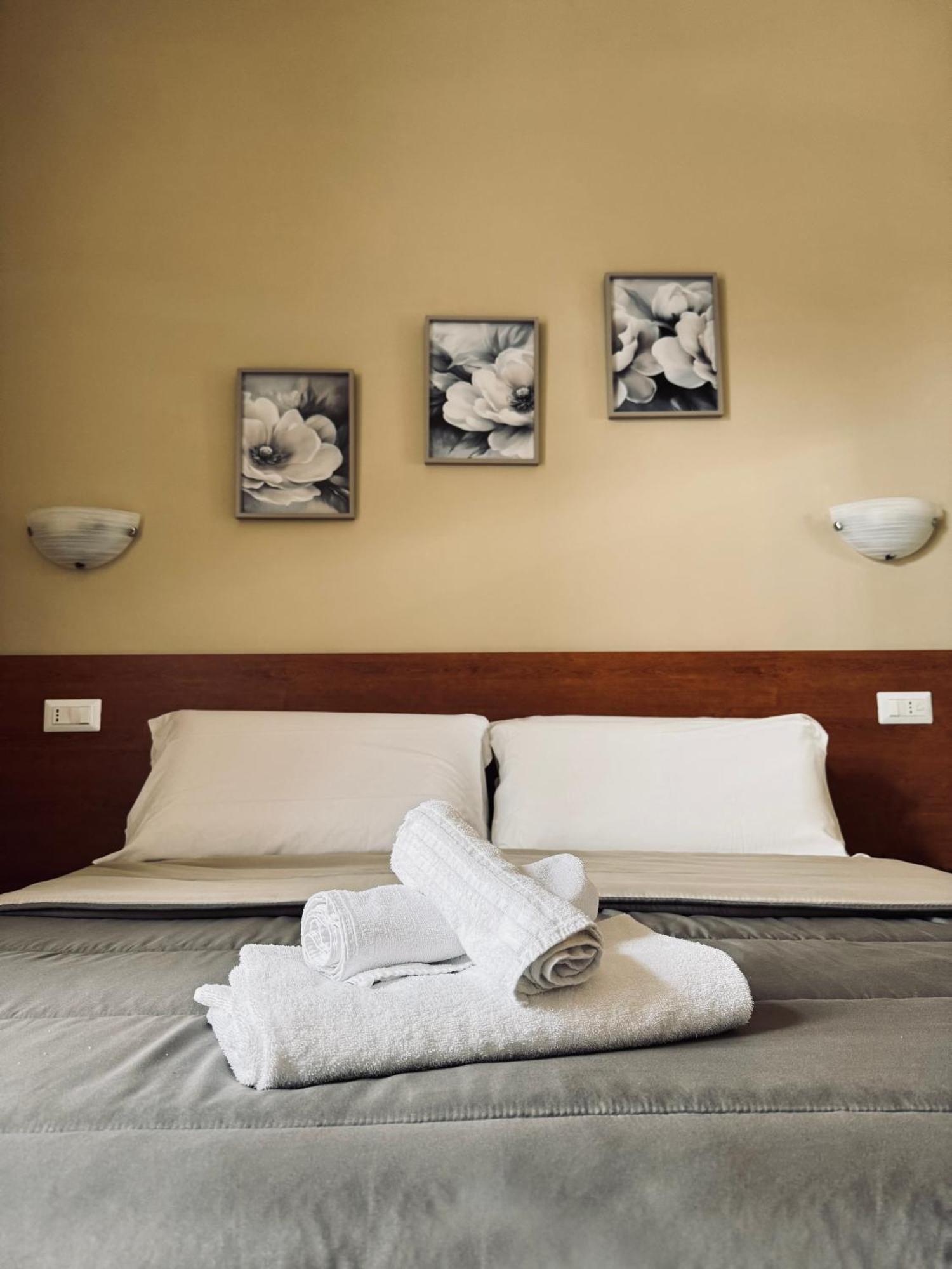 Robinia Hotel 3*