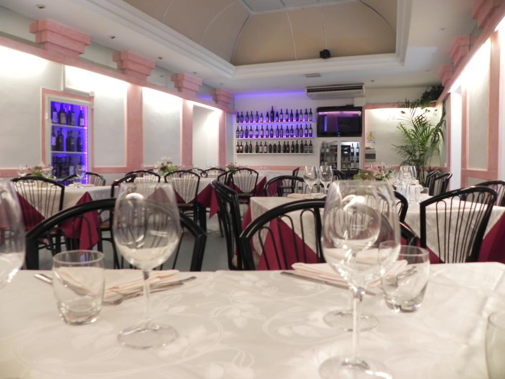 Robinia Hotel 3*