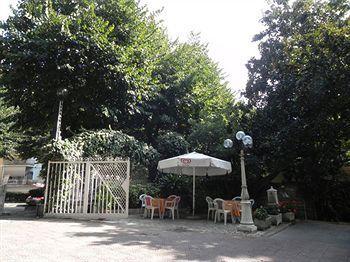 Robinia Hotel