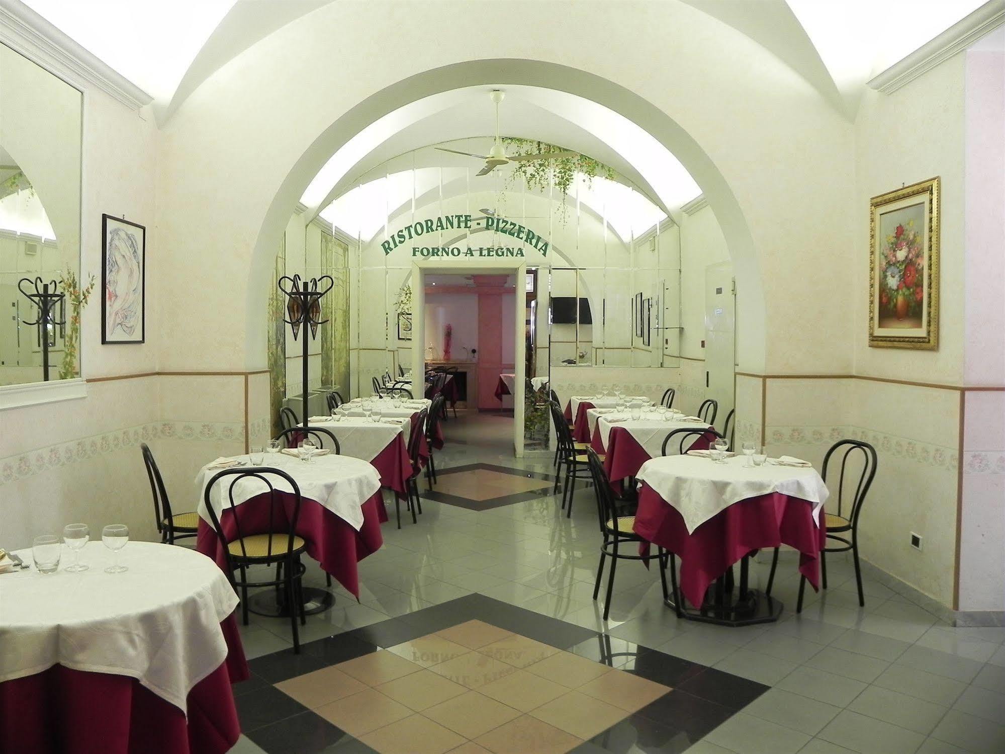 Hotel Robinia 3*