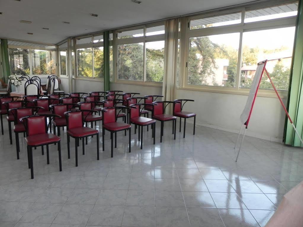 Robinia Hotel